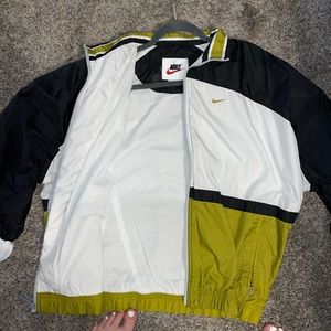 Nike Woman’s WindBreaker
